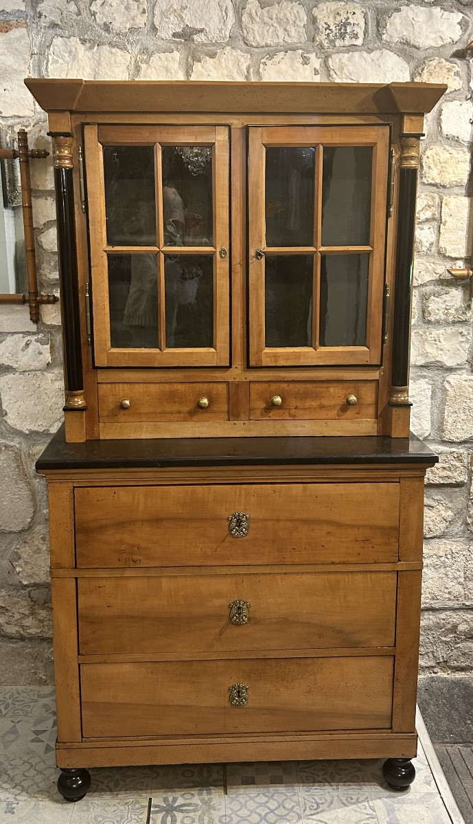 Buffet deux corps vitré style biedermier 