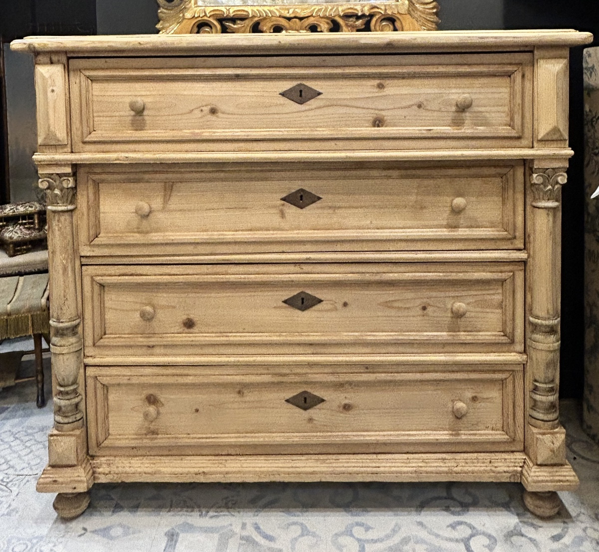 Commode en pin XIX siècle 