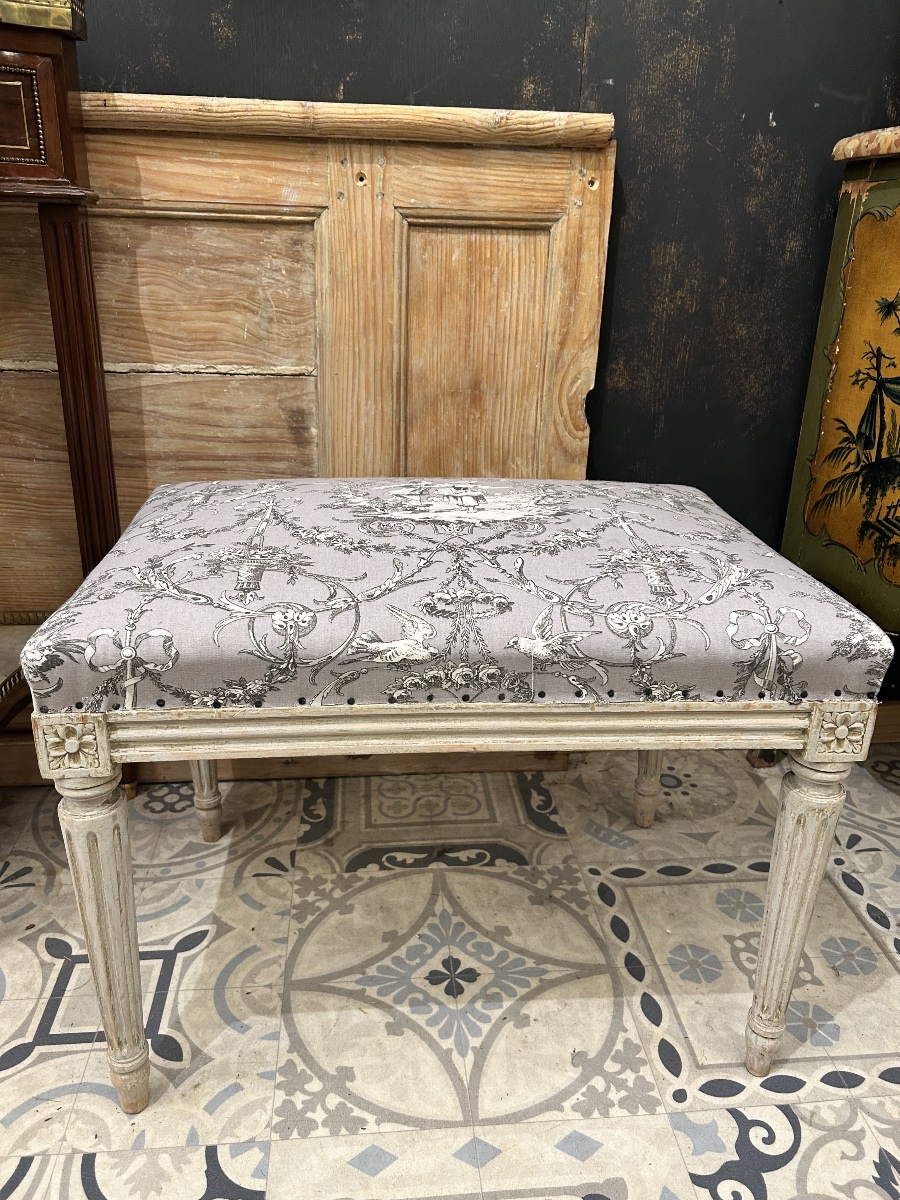 Large Louis XVI-style Bench Seat