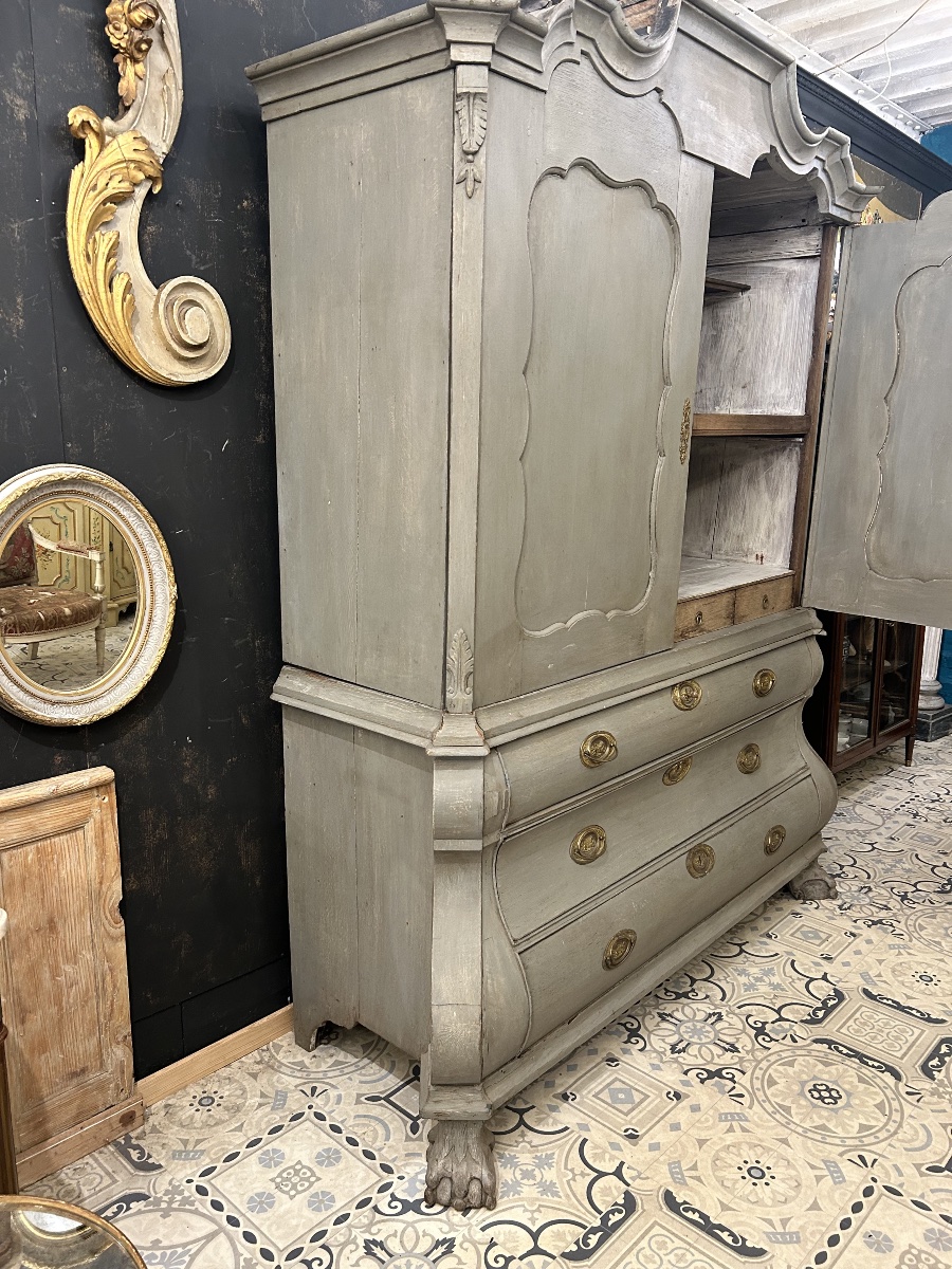 Two-section Dutch Sideboard In Distressed Oak -photo-3