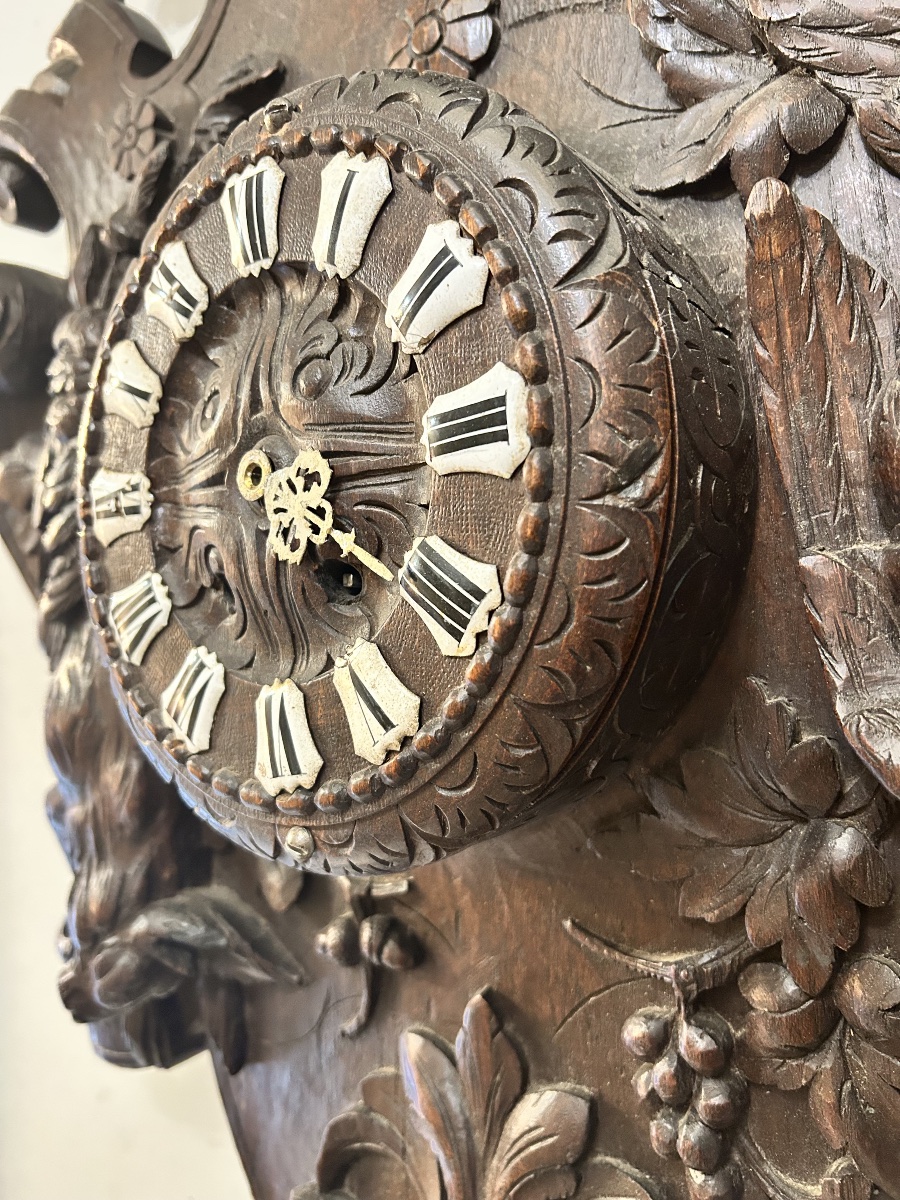 Black Forest-style Wall Clock-photo-1