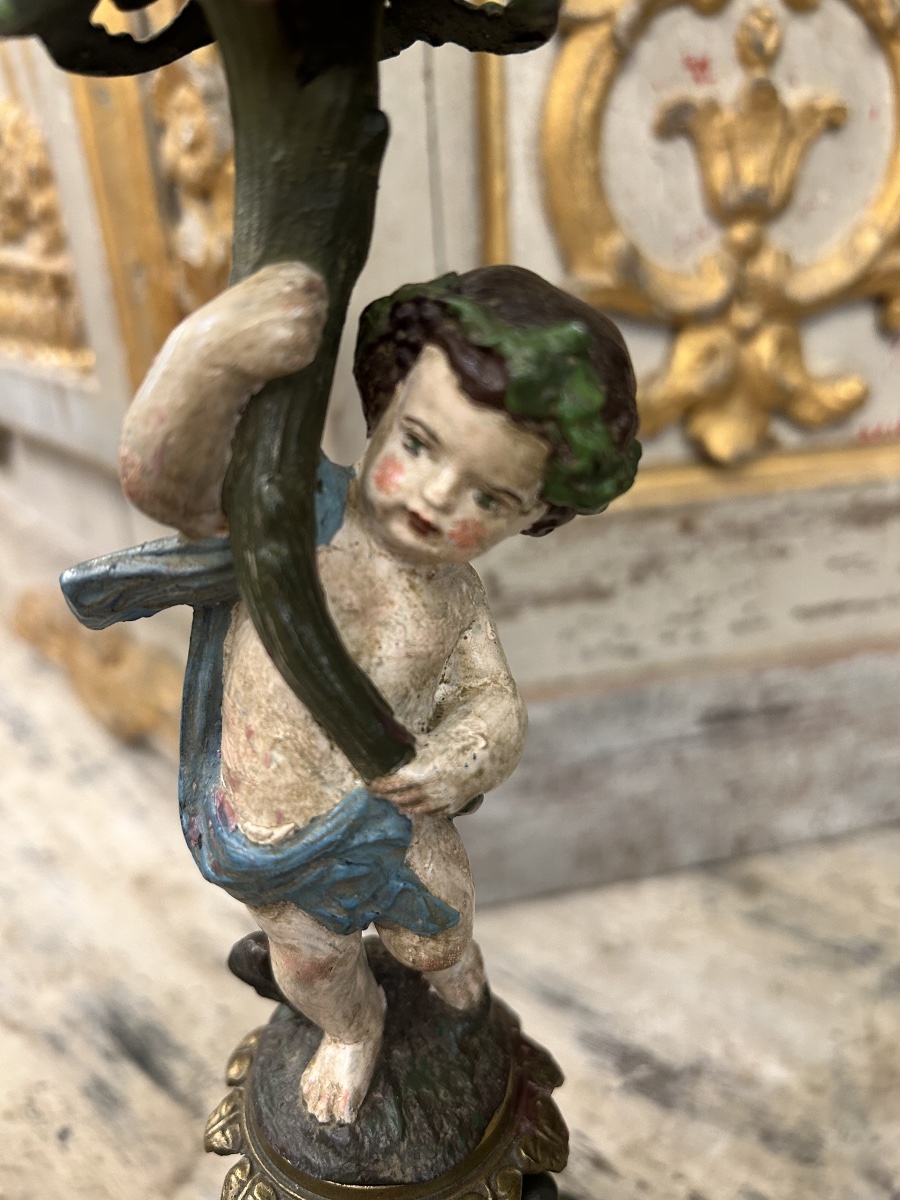 Paire de bougeoirs à décor de putti -photo-2