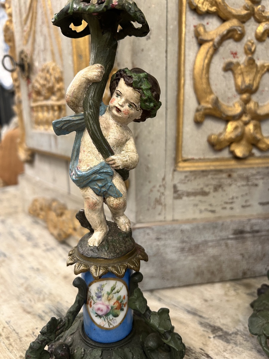 Paire de bougeoirs à décor de putti -photo-6