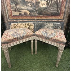 Paire de tabourets de style Louis XVI