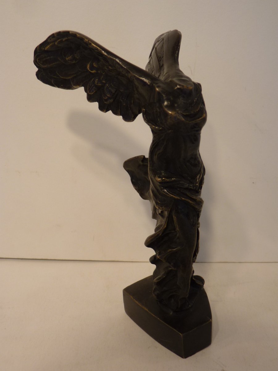 Victoire de Samothrace, Sculpture en Bronze Patiné, 20e Siècle-photo-3