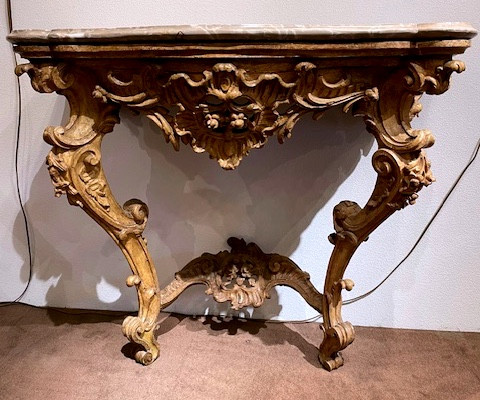 console en bois sculpté et laqué "polenta" à plateau en marbre de Busca