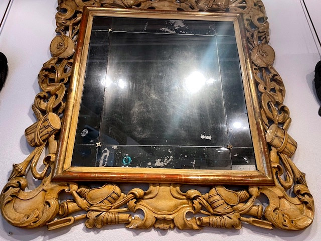 Italian Mirror With Military Trophies-photo-4