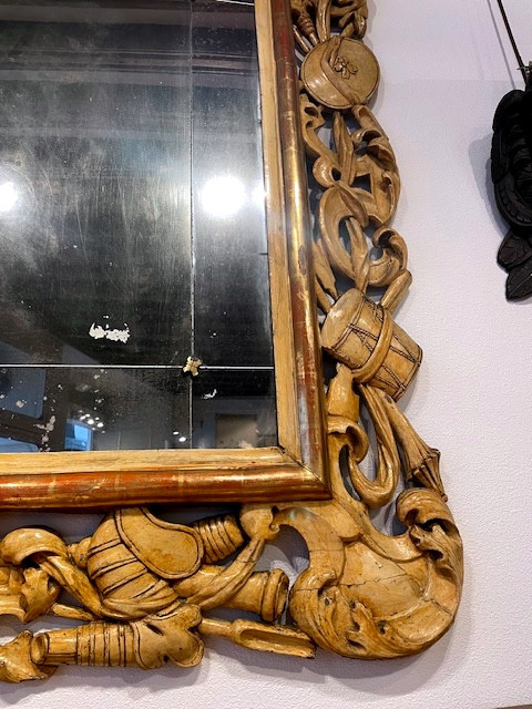 Italian Mirror With Military Trophies-photo-1