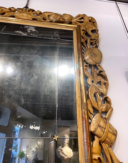 Italian Mirror With Military Trophies-photo-2