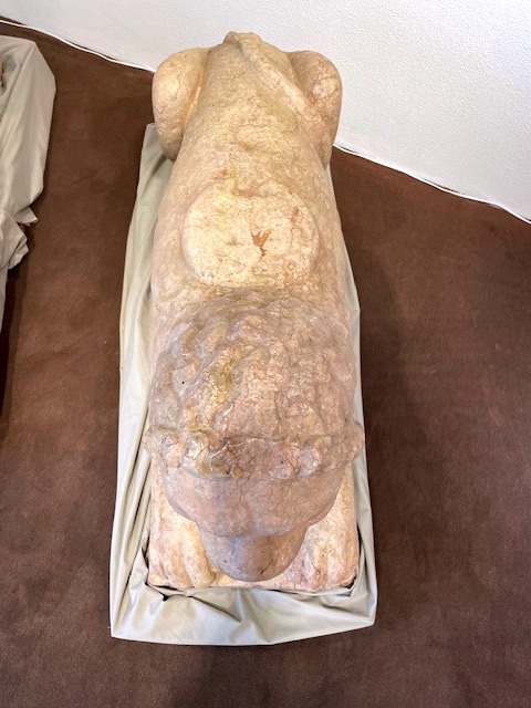 Pair Of Stylophore Marble Lions Late 12th, Early 13th Century-photo-6