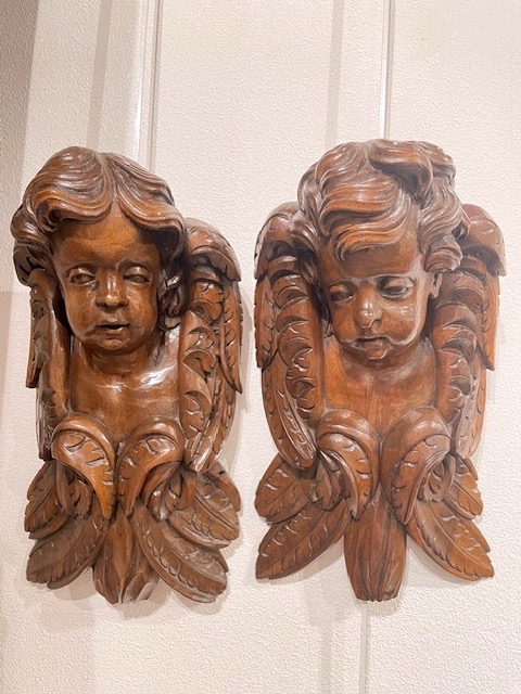 paire de tetes de putti en noyer sculpté TURIN,xvii eme siècle