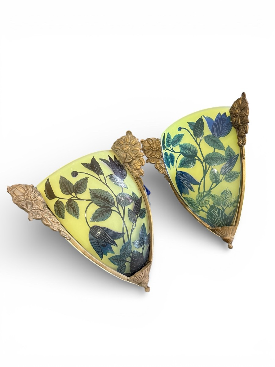 Paire d'appliques d'angle en pate de verre