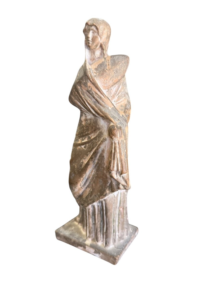 Tanagra Figurine-photo-1