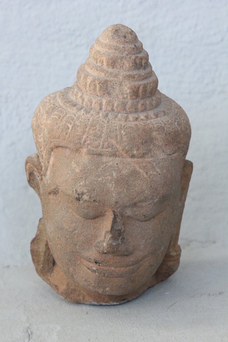 Buddha Head Sculpture In Sandstone  13th Century-photo-1