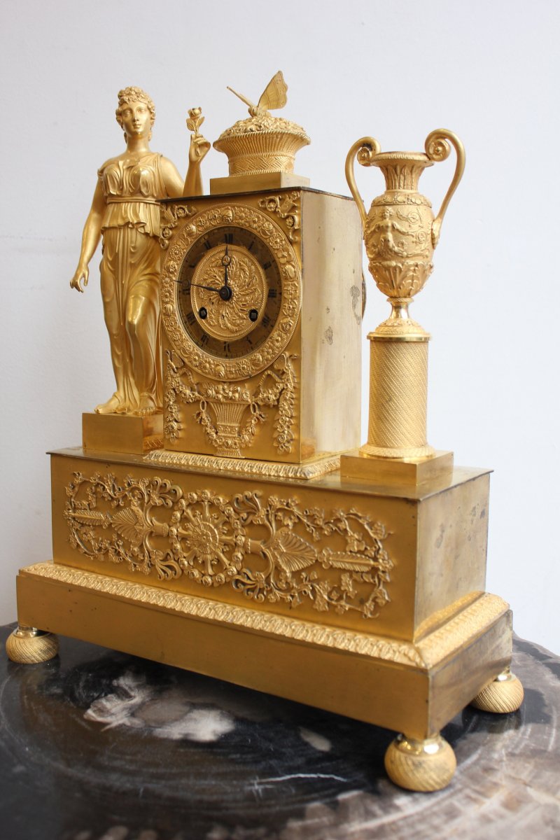 19th C.  Gilt Bronze Clock Woman With Urn And Butterfly-photo-3