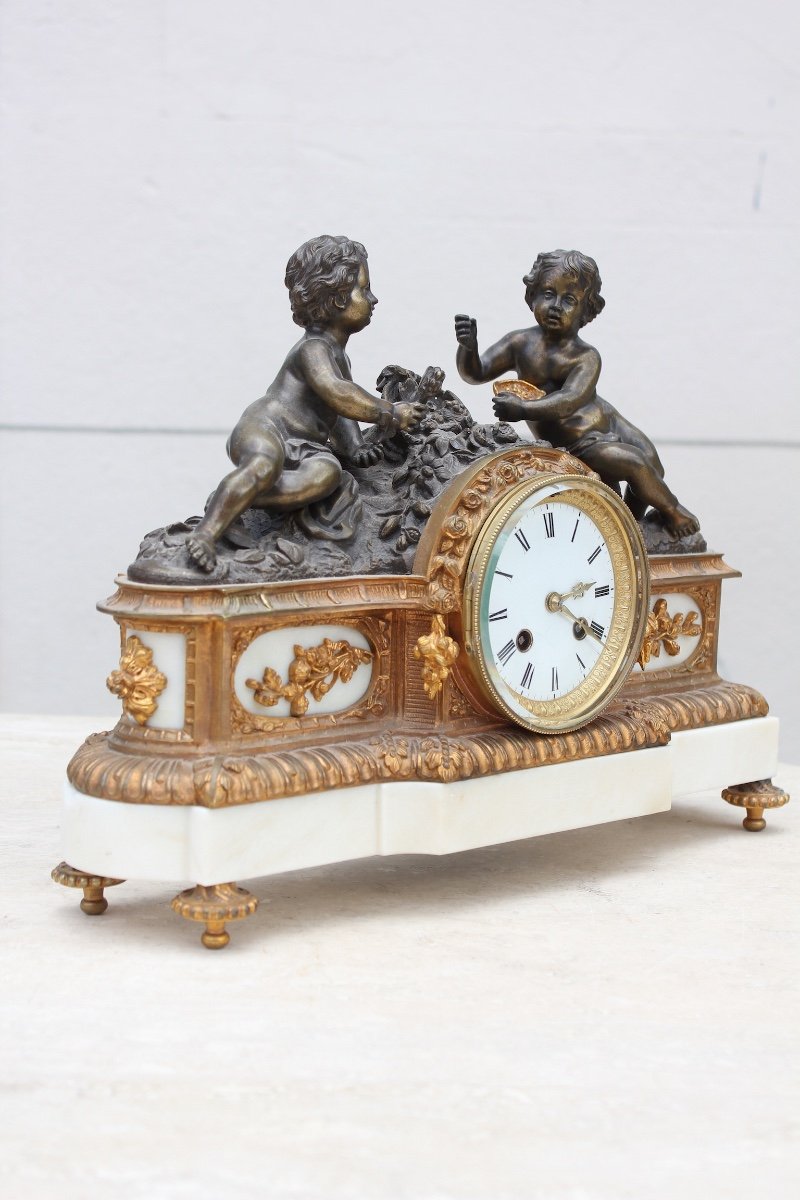 19th C. Bronze And Marble Clock With Baby Decor -photo-2