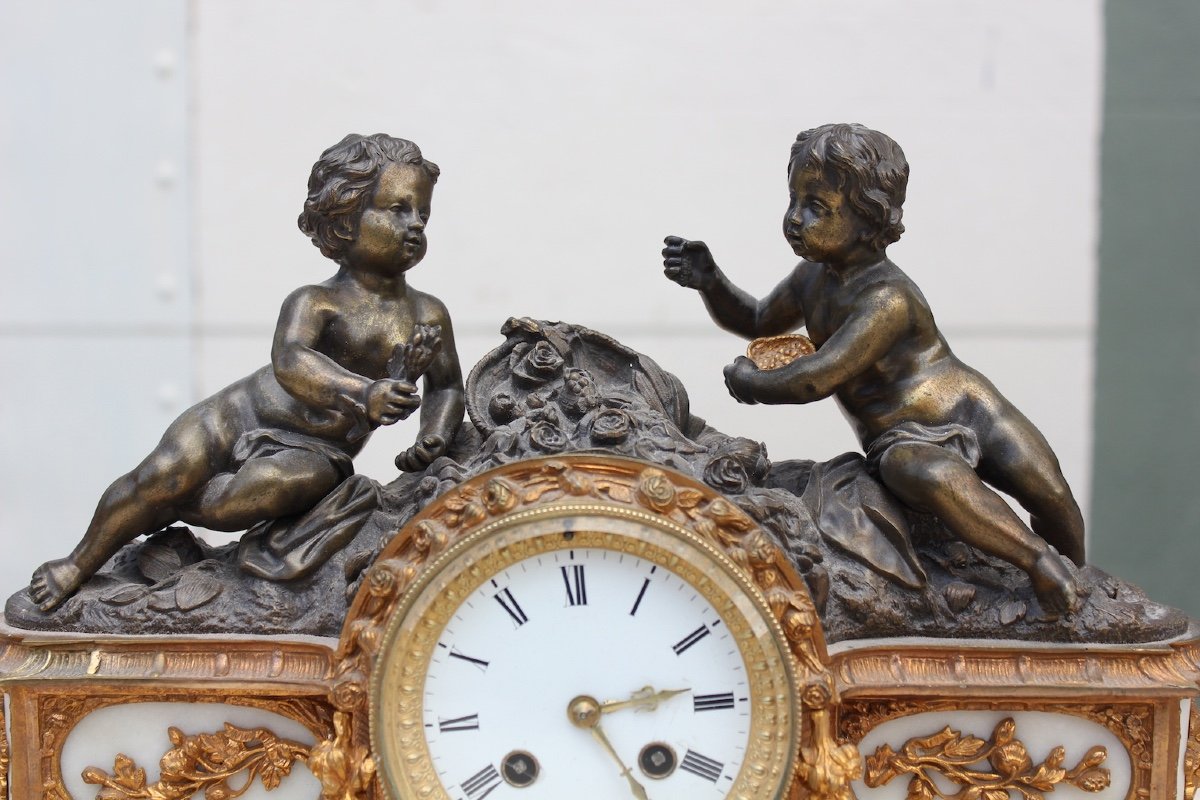 19th C. Bronze And Marble Clock With Baby Decor -photo-2