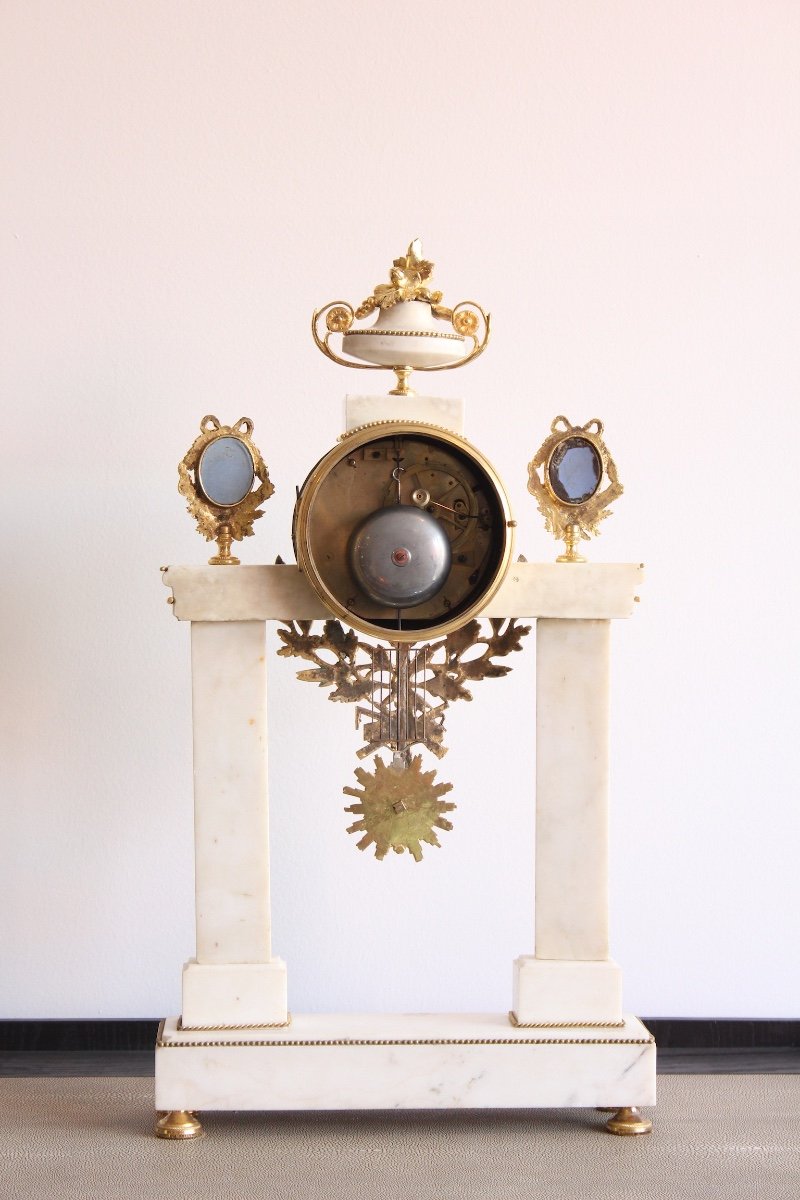Louis XVI Clock In Marble And Gilt Bronze-photo-4