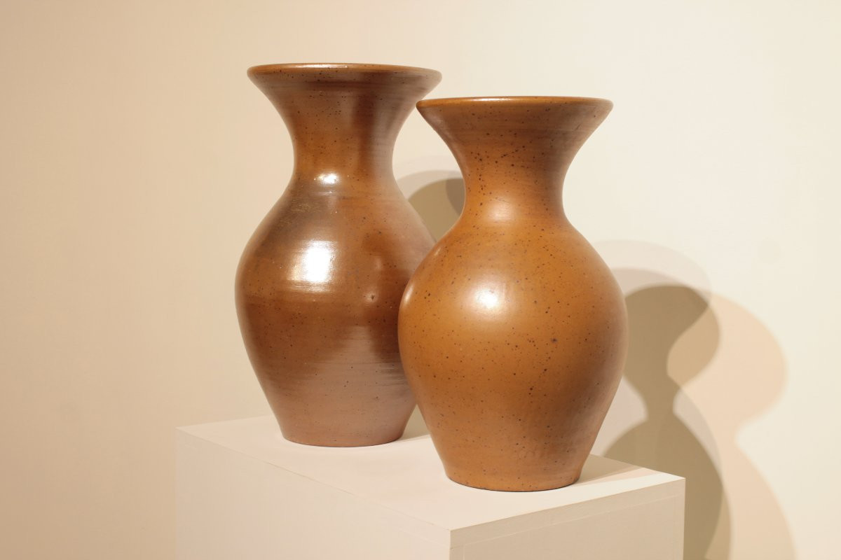 Important Iridescent Stoneware Vase-photo-3