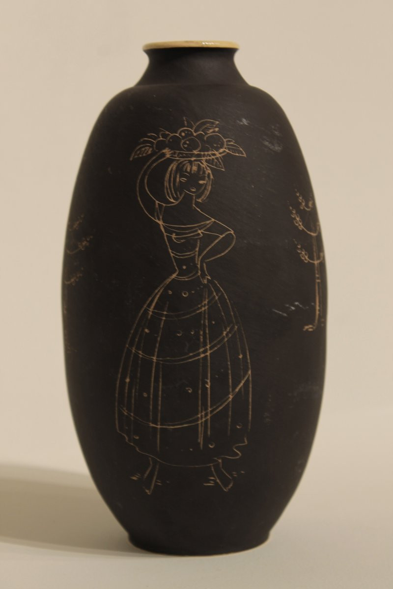 Ceramic Vase Decorated With Women And A Tree -photo-3