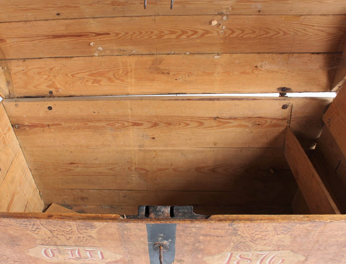 Swedish Chest-photo-2