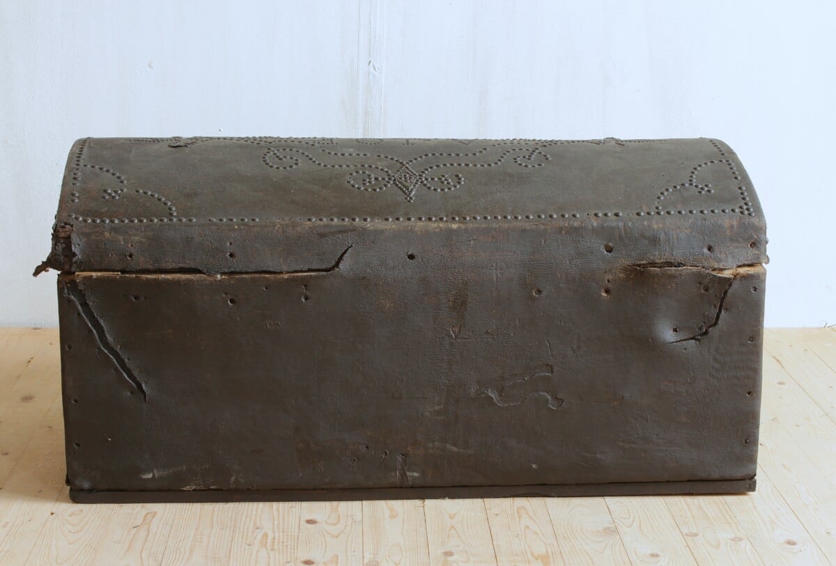 Leather Trunk-photo-1