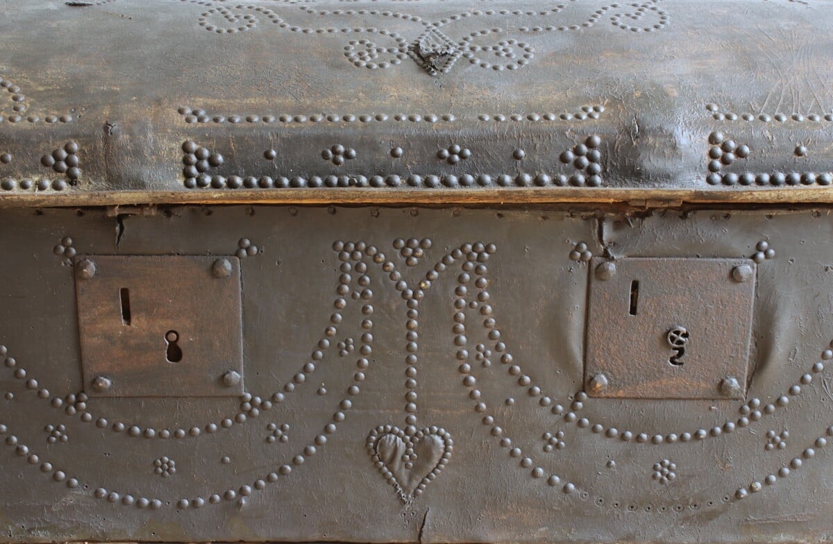 Leather Trunk-photo-2