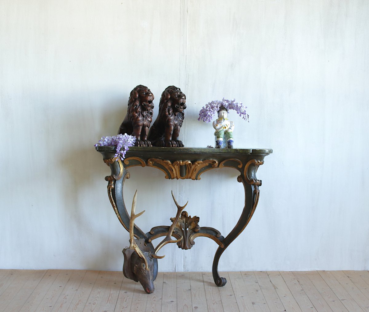 Rococo Console