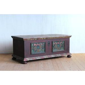 Italian Chest