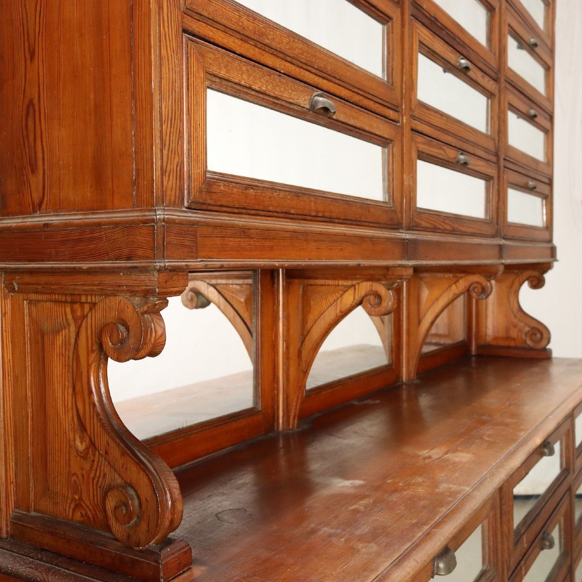 Meuble De Magasin Ancien En Mélèze Avec Tiroirs Du XXe Siècle-photo-4