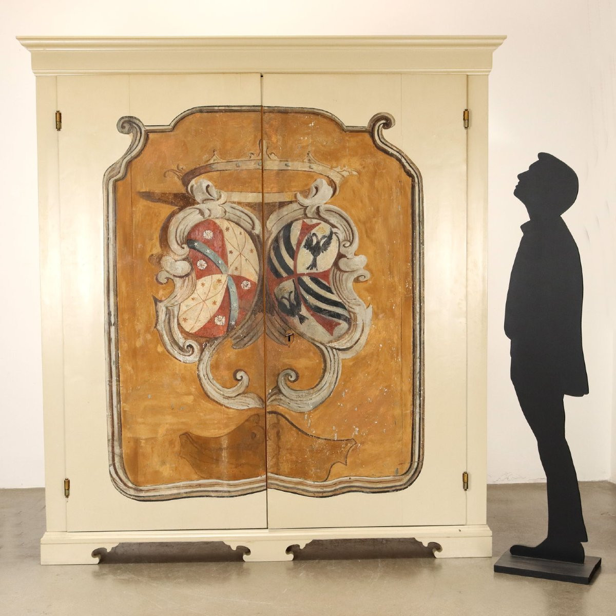Antique Wardrobe Baroque Style Coat Of Arms Fir XX Century-photo-2