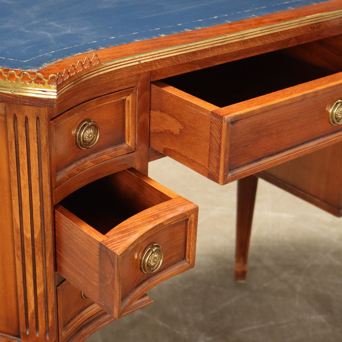 Bureau Ancien en Forme d'Haricot Hêtre Cuir Italie XXe Siècle-photo-3
