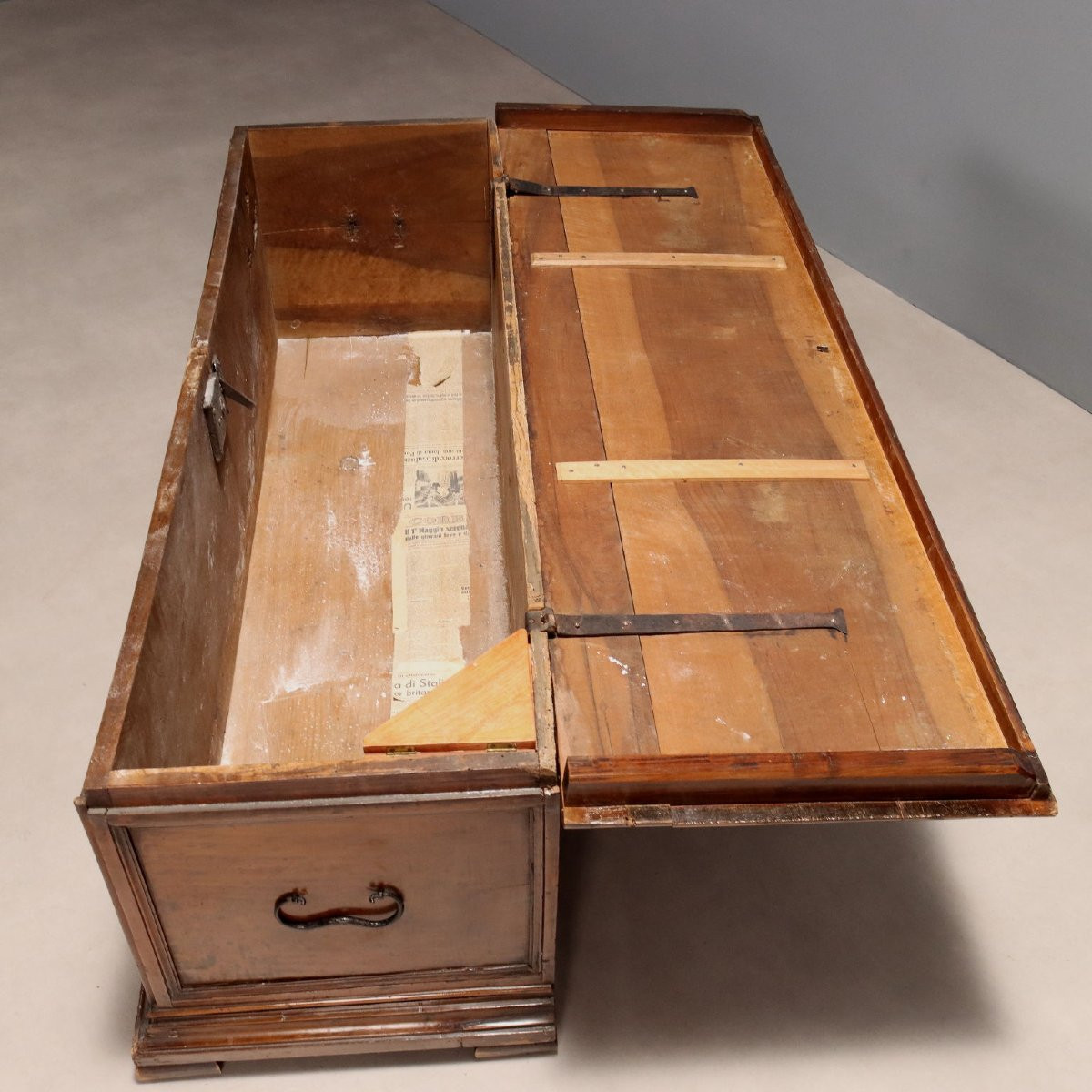 Walnut Chest Italy Late 18th Century-photo-2