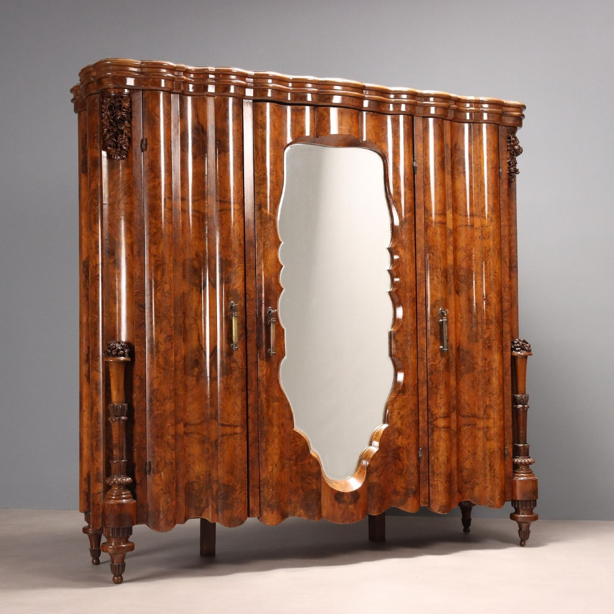Armoire Art Deco Ancienne Noyer Bruyère de Noyer Italie XIXe Siècle