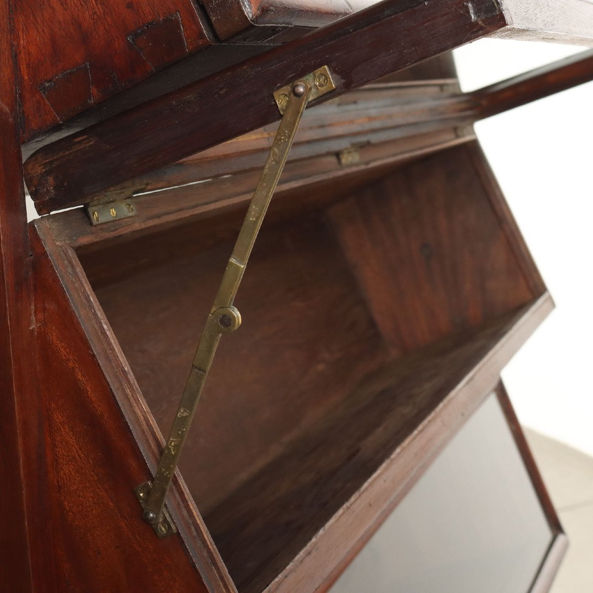 Vintage Display Cabinet Mahogany Glass United Kingdom 1940s-50s-photo-1
