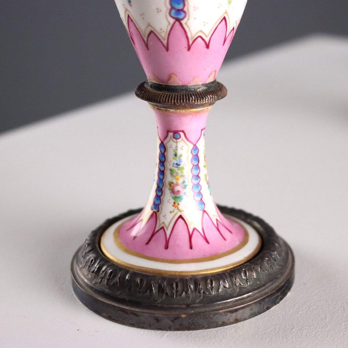 Paire de vases en argent et porcelaine, Manufacture de Limoges France -photo-2