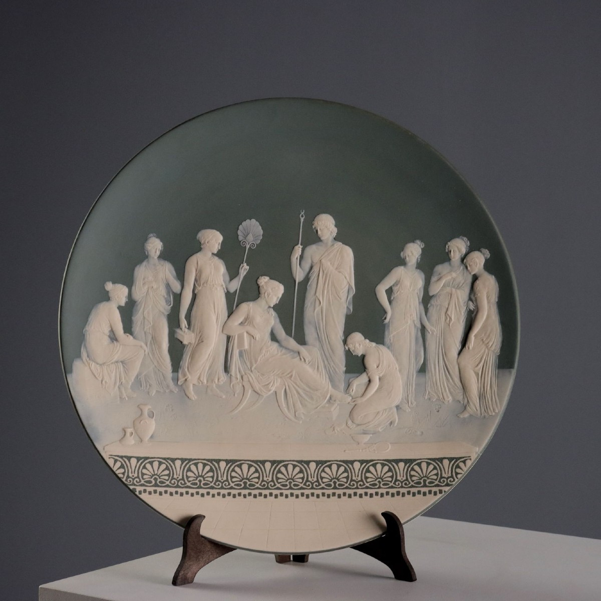 Assiette de Parade Ancienne Jean-Baptiste Stahl Mettlach XIXe Siècle