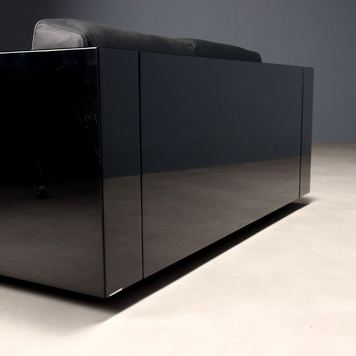 Poltronova Saratoga Sofa Design Lella And Massimo Vignelli 2000s -photo-5