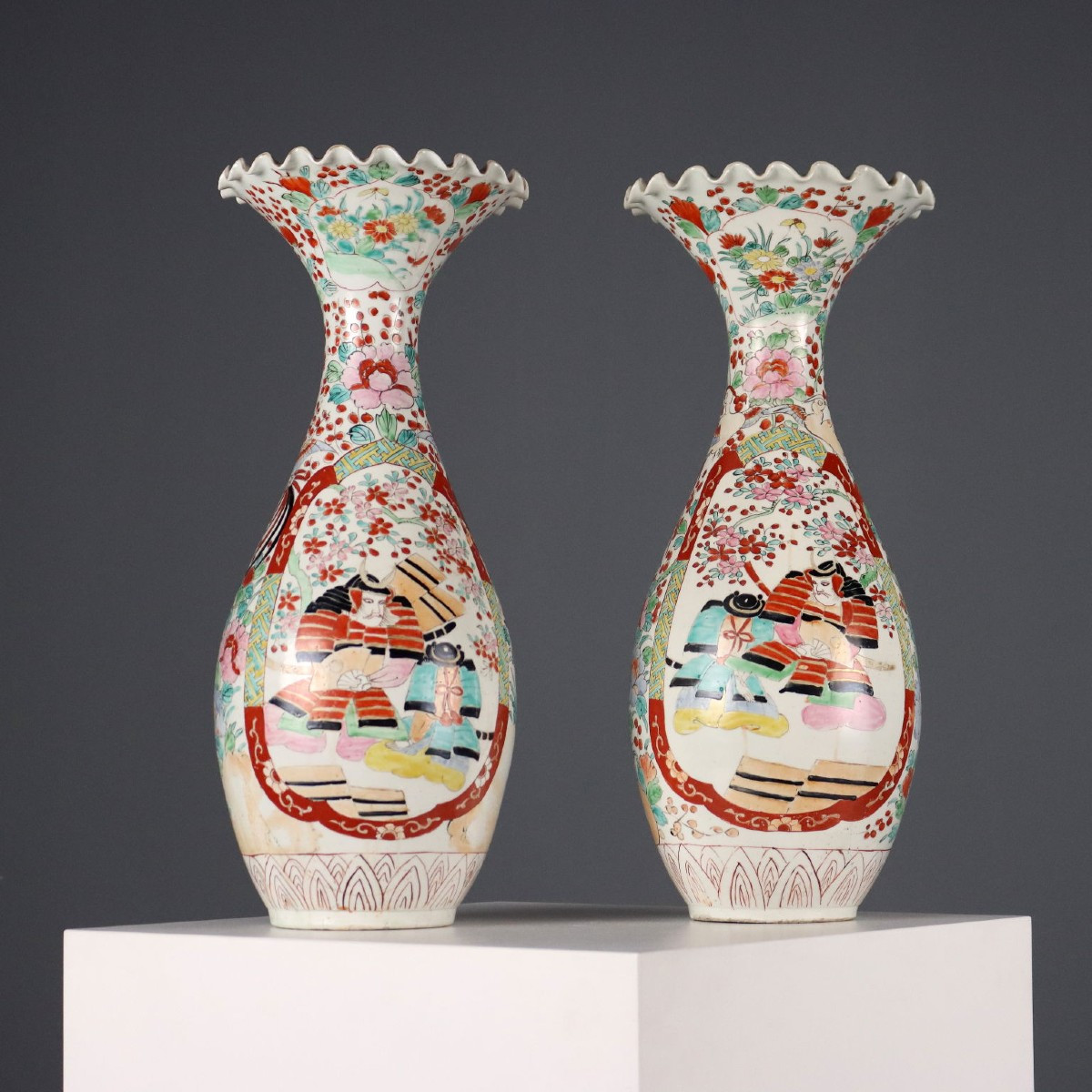 Vases Ancien Porcelaine en Forme de Trompette Taisho 1910-1920