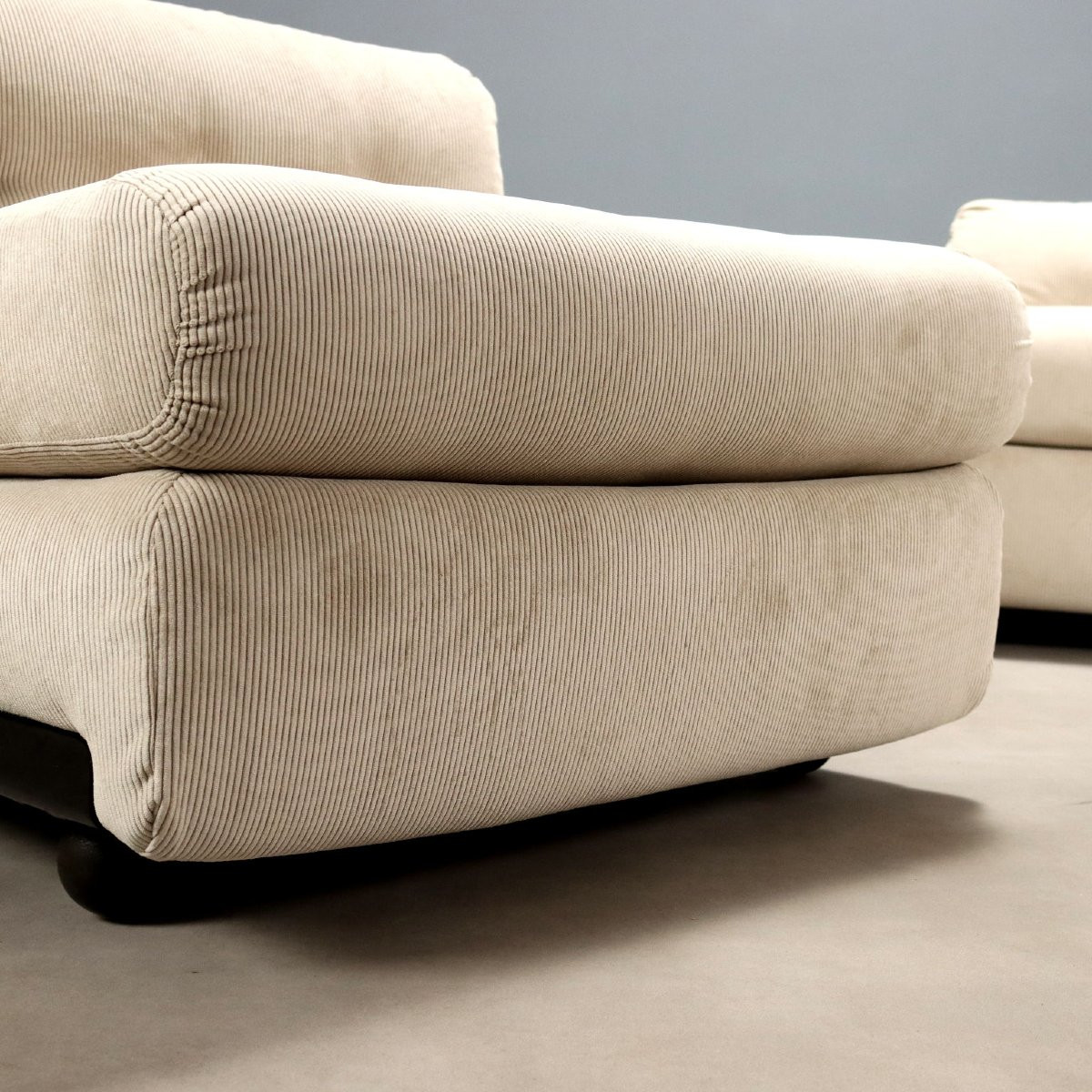 B&b Amanta Armchairs Design Mario Bellini Cloth Italy 1970s-photo-1