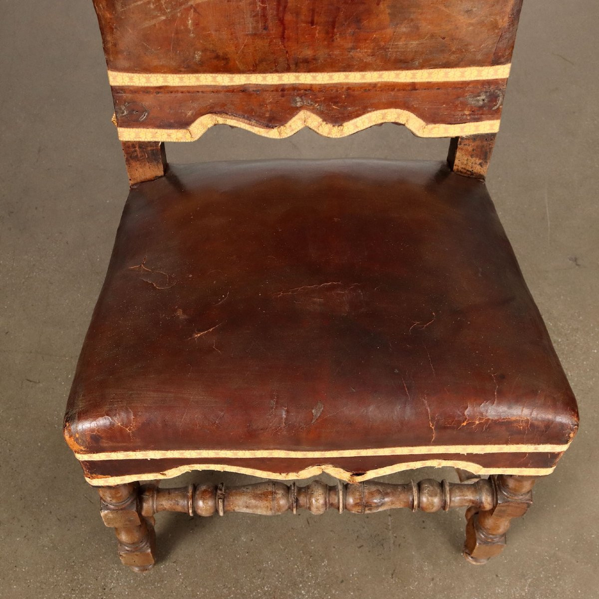Pair Of Antique Baroque Chairs Walnut Leather XVII-xviii Century-photo-1