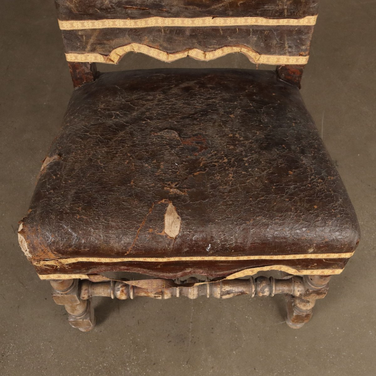 Pair Of Antique Baroque Chairs Walnut Leather XVII-xviii Century-photo-6