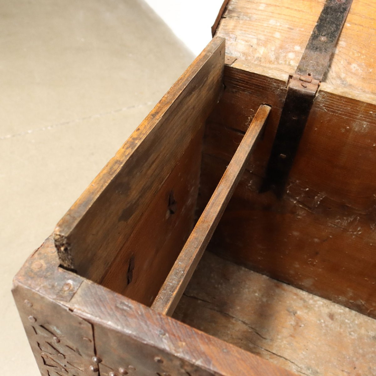 Neo-renaissance Style Trunk Wrought Iron Italy XIX Century-photo-4