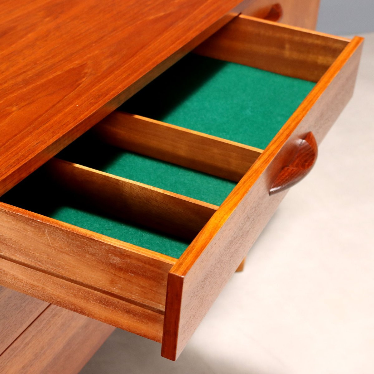 Vintage Sideboard Teak Design 3 Drawers United Kingdom 1960s-photo-4