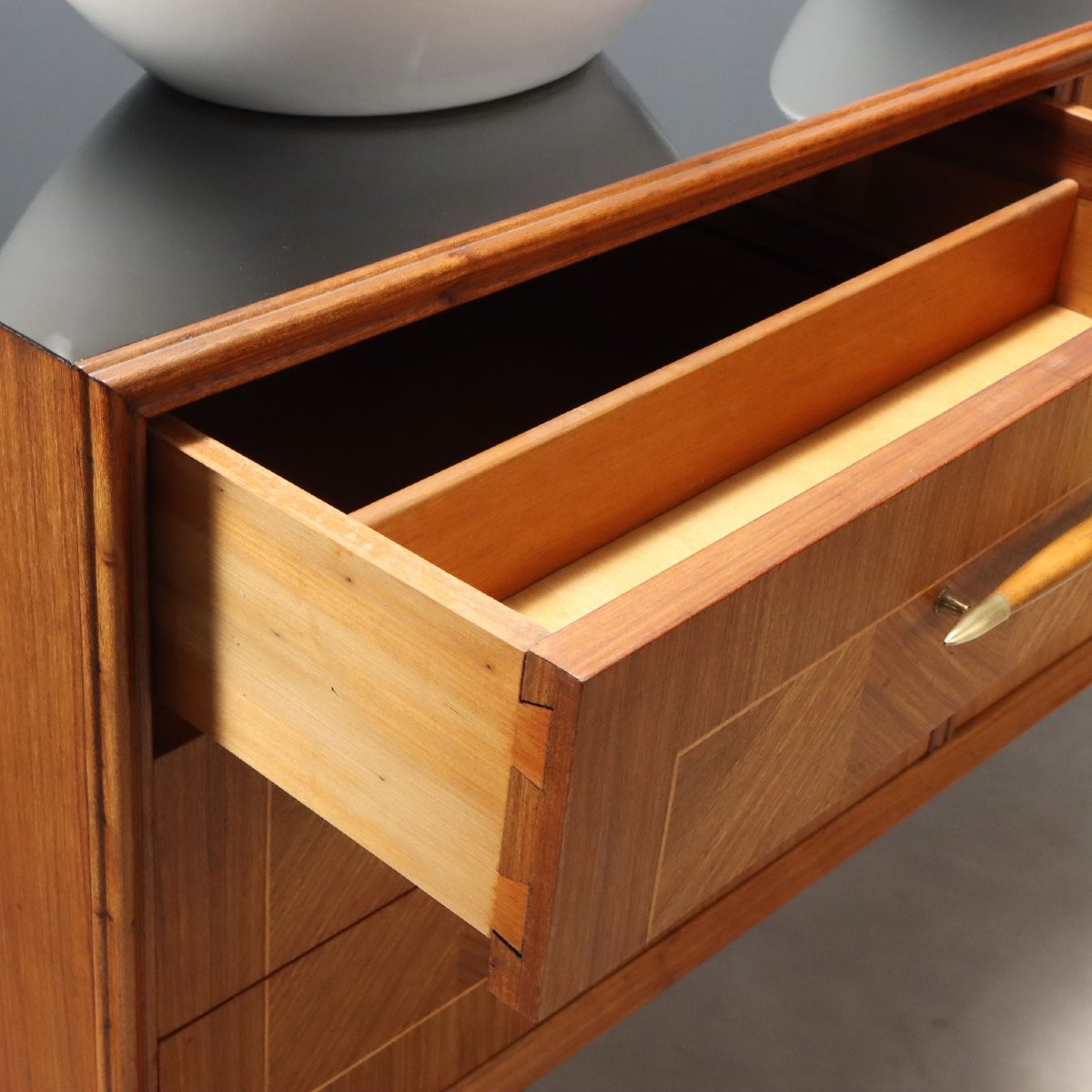 Vintage Chest Of Drawers Mahogany Veneer With Sinks Design 1960s-photo-3