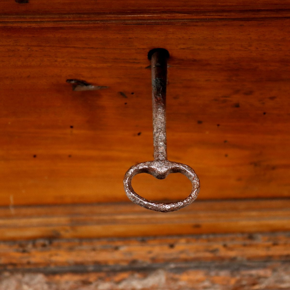 Antique Chest Walnut Wrought Iron Italy XVIII Century-photo-4