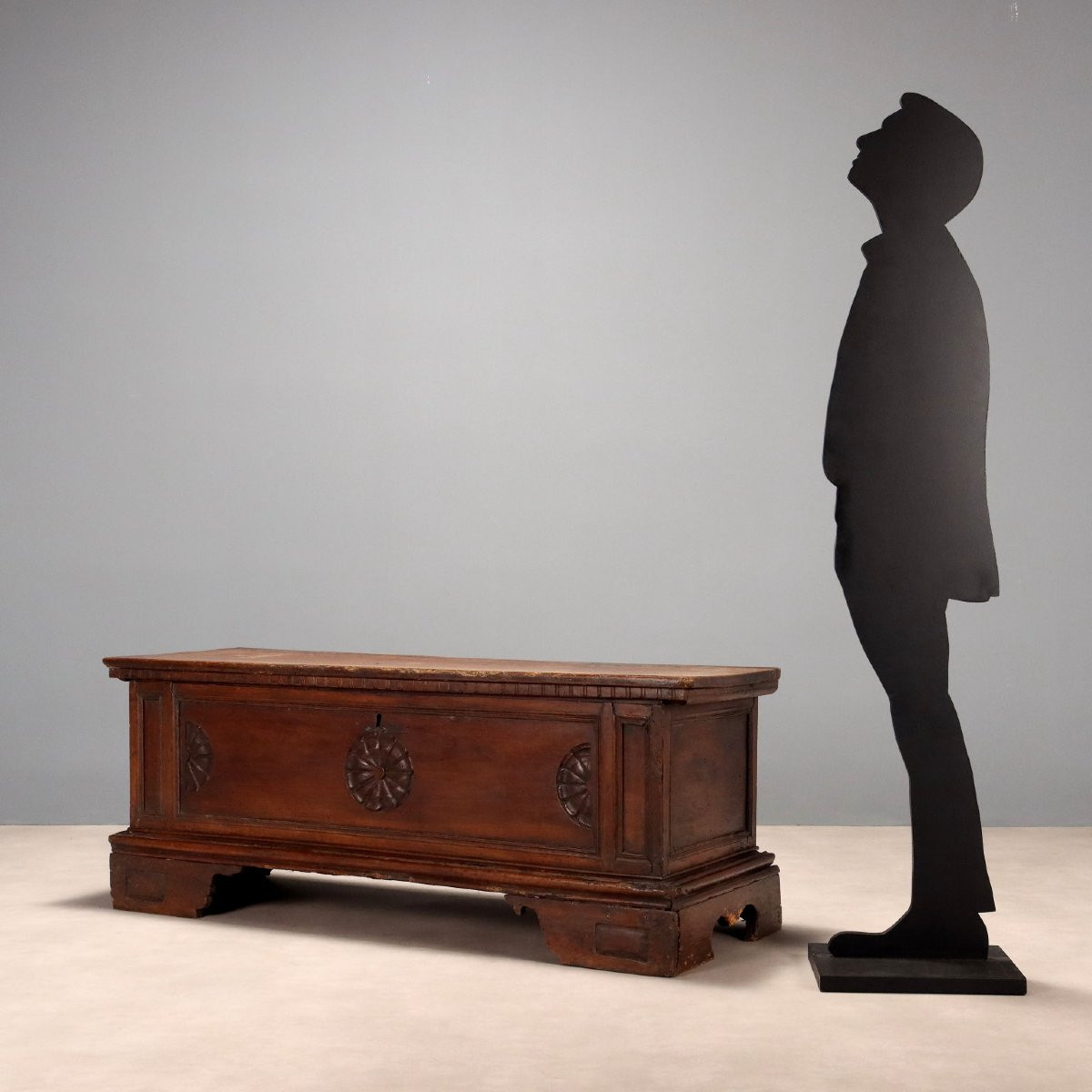 Antique Chest Carved And Decorated Walnut Italy XVIII Century-photo-2