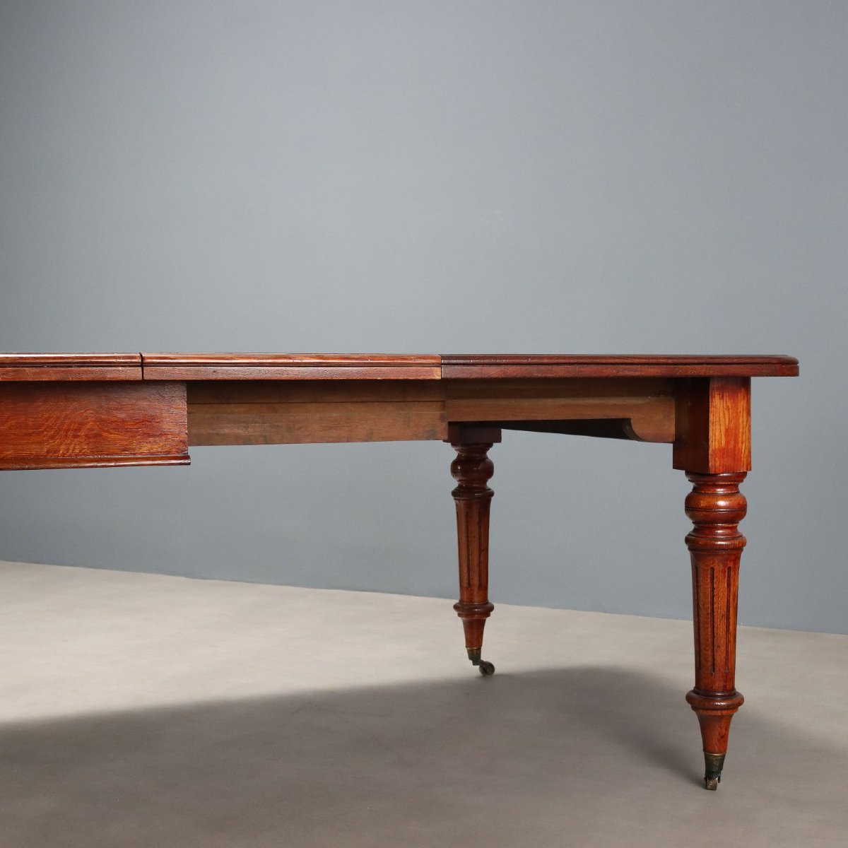 Table en chêne teinté acajou Angleterre, milieu du XIXe siècle-photo-2