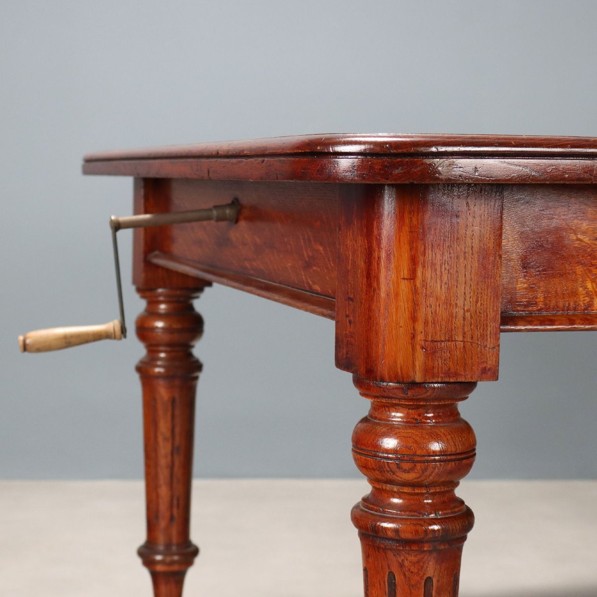 Table en chêne teinté acajou Angleterre, milieu du XIXe siècle-photo-3