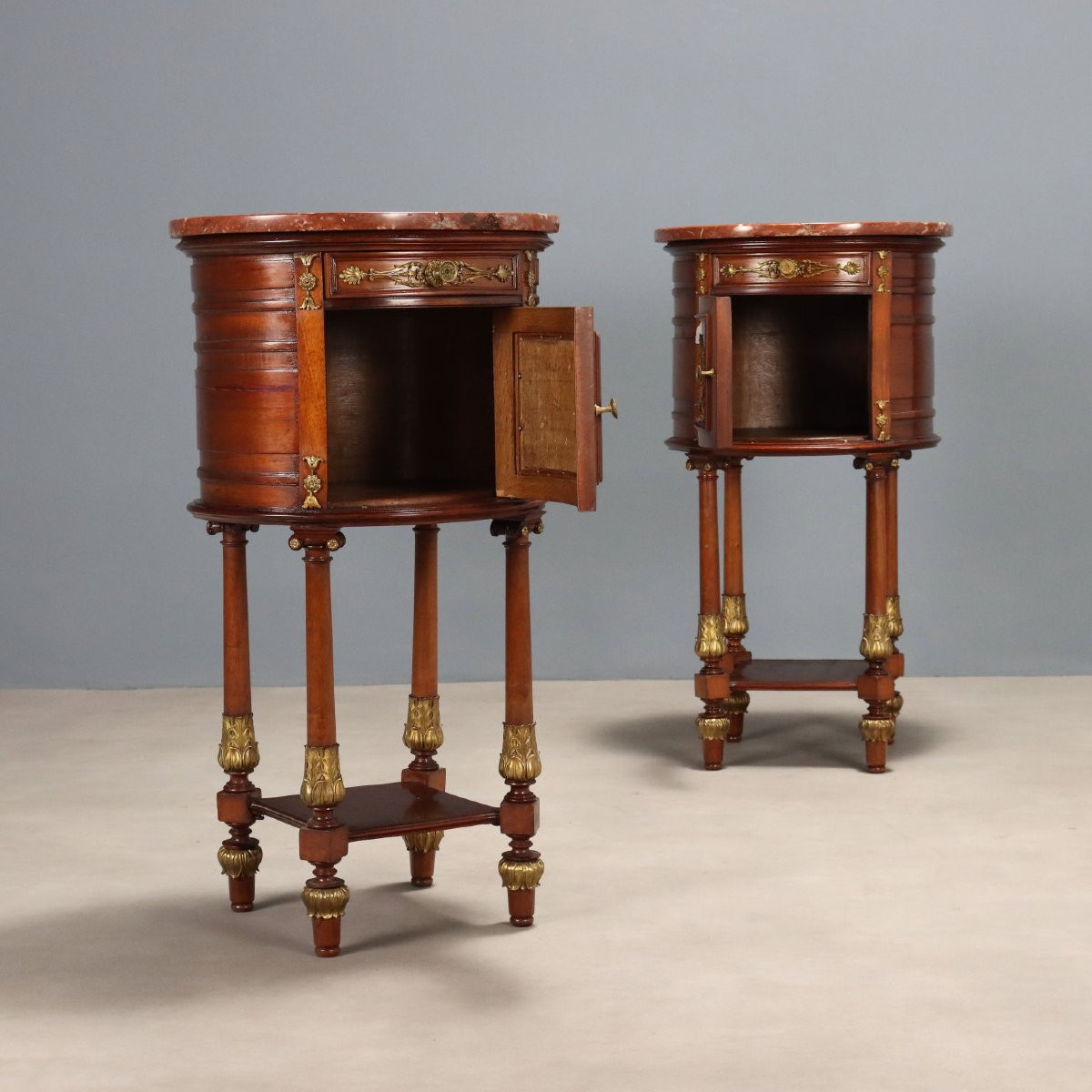 Tables de chevet en acajou France, début du XXe siècle-photo-3